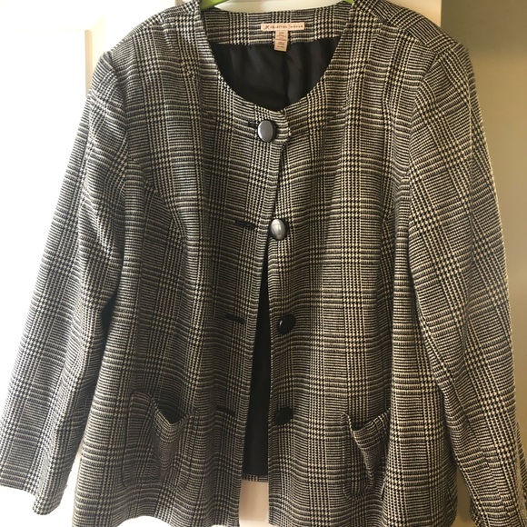 Blazer - Picture 1 of 2